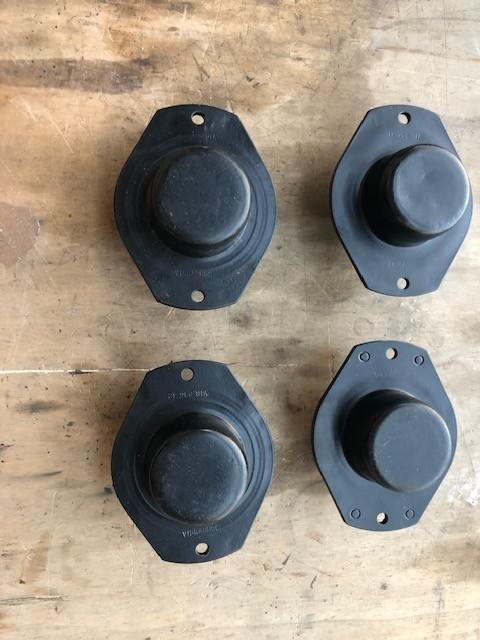 Motorsteunen voor Ferrari 208, 308, 328, Mondial, Ophalen, Nieuw, Ferrari