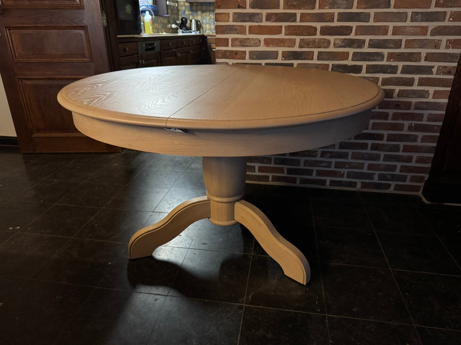 Ronde / ovale tafel + 4 stoelen., nieuwstaat, Huis en Inrichting, Tafels | Eettafels, Ophalen, Zo goed als nieuw, Rond