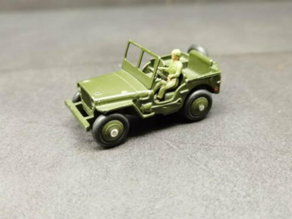 Vintage JEEP WILLYS MB Militaire 1944 1/43 DINKY TOYS France, Ophalen of Verzenden, Zo goed als nieuw, Dinky Toys