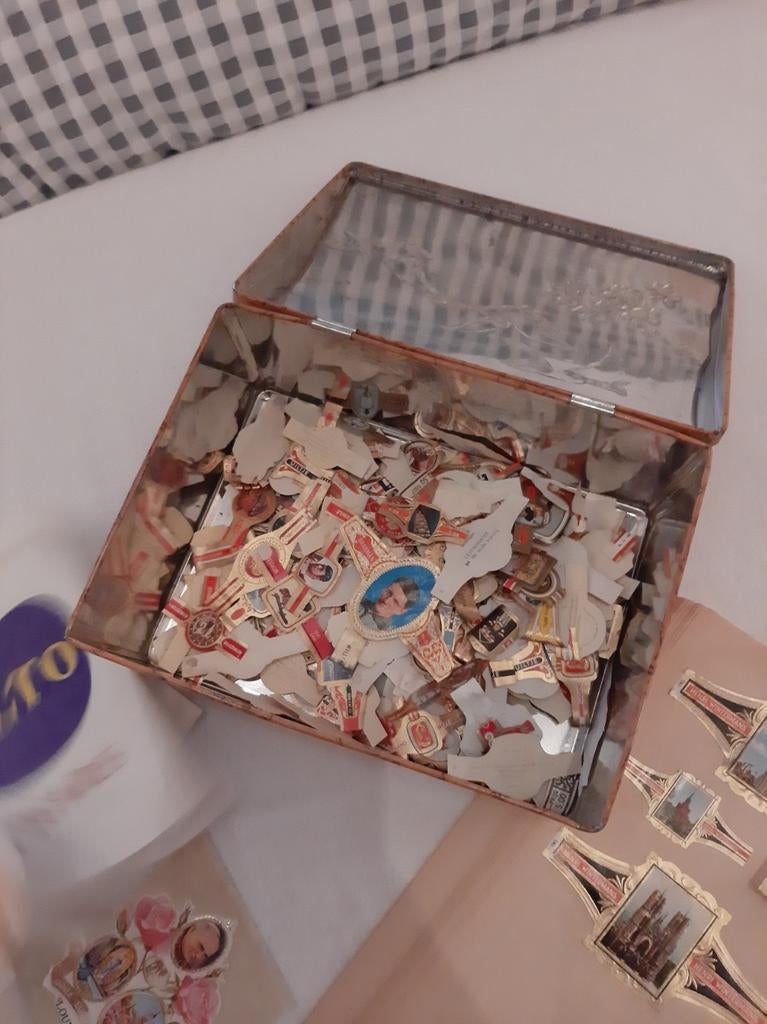 Sigarenbandjes, Verzamelen, Rookartikelen, Aanstekers en Luciferdoosjes, Ophalen of Verzenden, Zo goed als nieuw, Sigarenbandjes