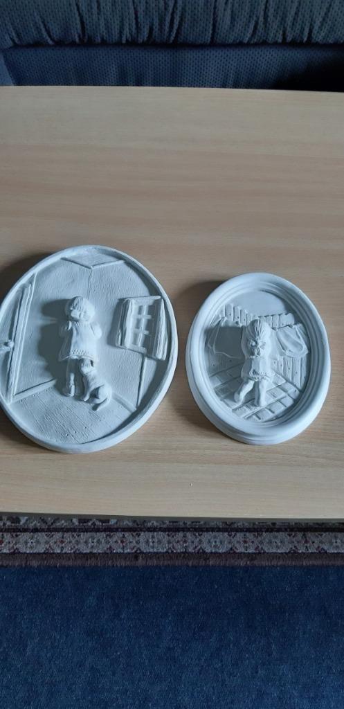 2 mooie witte, ovalen  schilderijen in gips, Ophalen of Verzenden