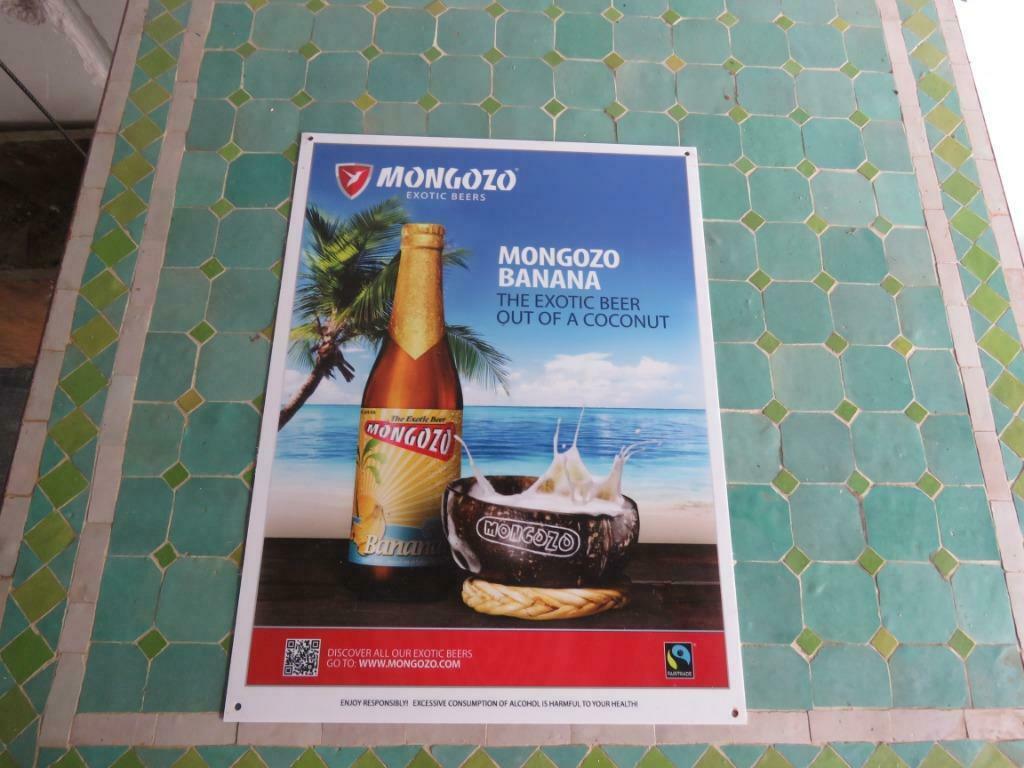 Enseigne publicitaire en plastique Mongozo, Enlèvement ou Envoi, Utilisé, Panneau, Plaque ou Plaquette publicitaire, Autres marques
