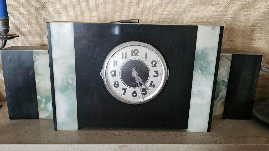 Horloge ancienne en marbre, Enlèvement