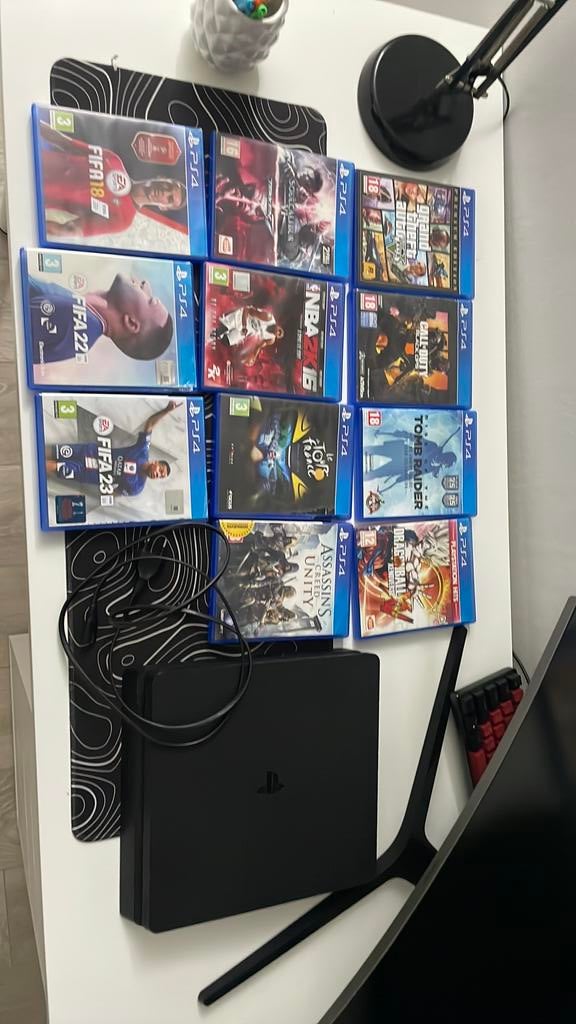 PlayStation 4 Slim, Ophalen, 500 GB, Zo goed als nieuw, Met harde schijf