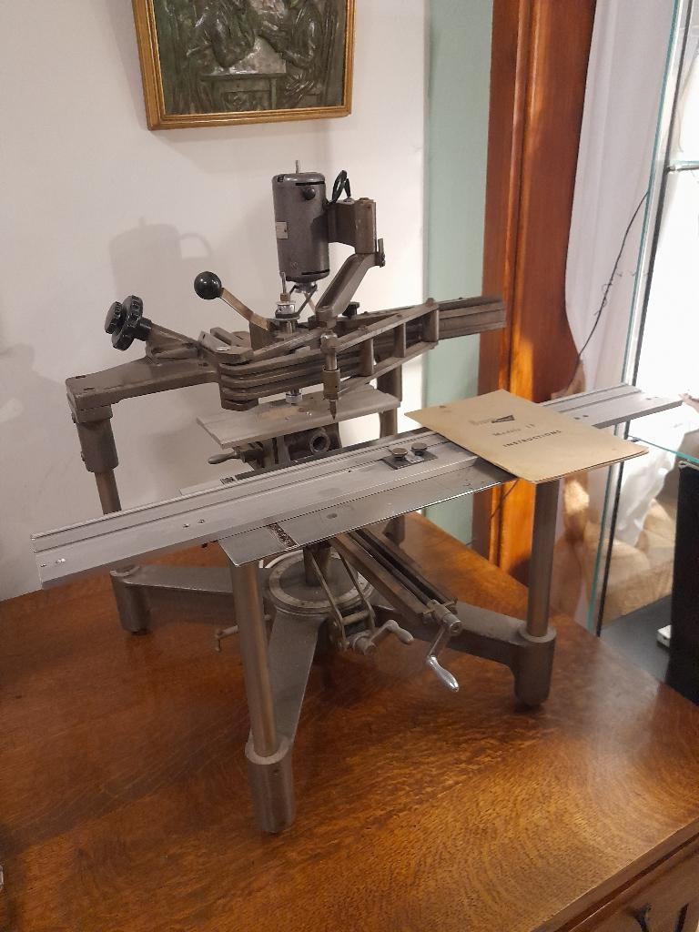 Machine à graver - Pantograph de la marque Gravograph, Enlèvement