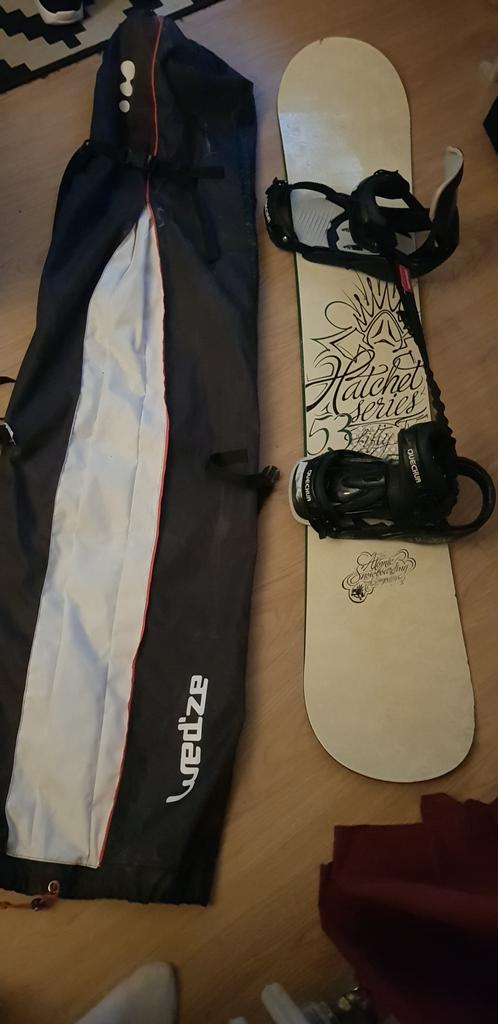 Vend snowboard atomic, Sports & Fitness, Snowboard, Comme neuf, Enlèvement