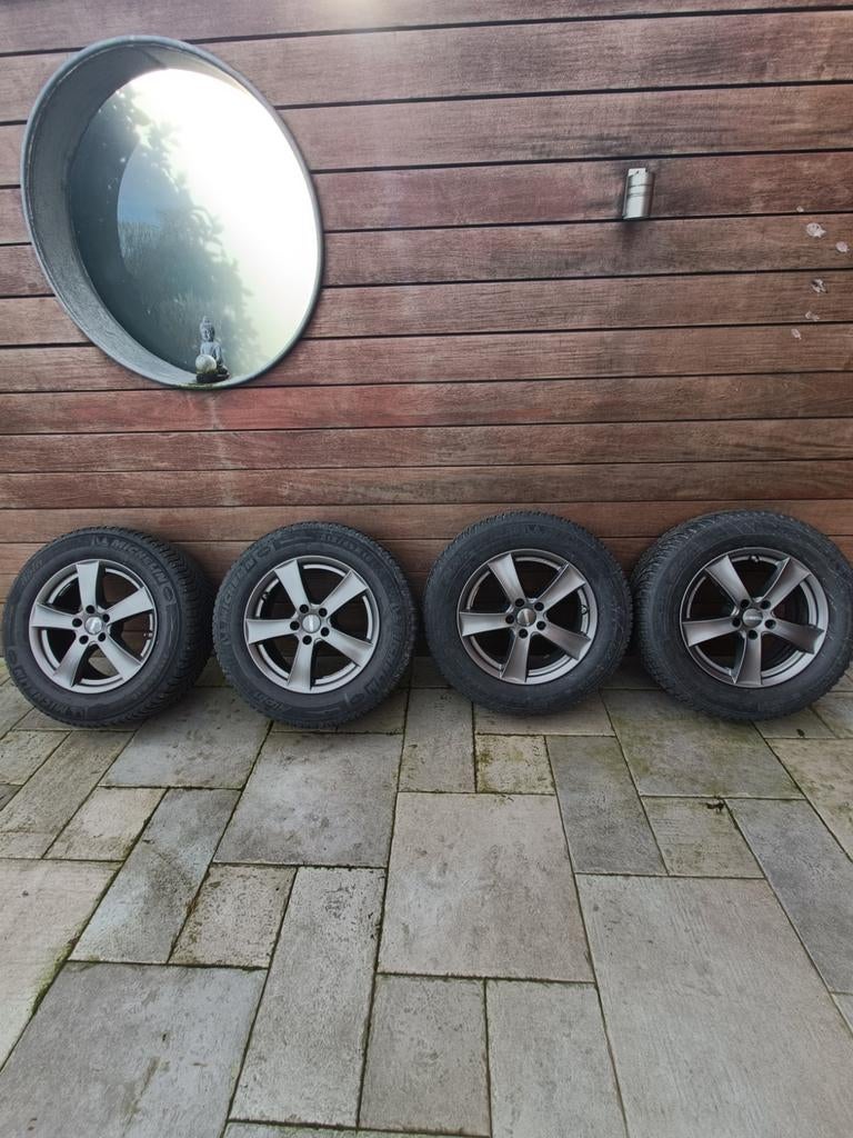 4 roues d' hiver ( pneus+ jantes), Auto-onderdelen, Banden en Velgen, Ophalen, Band(en)