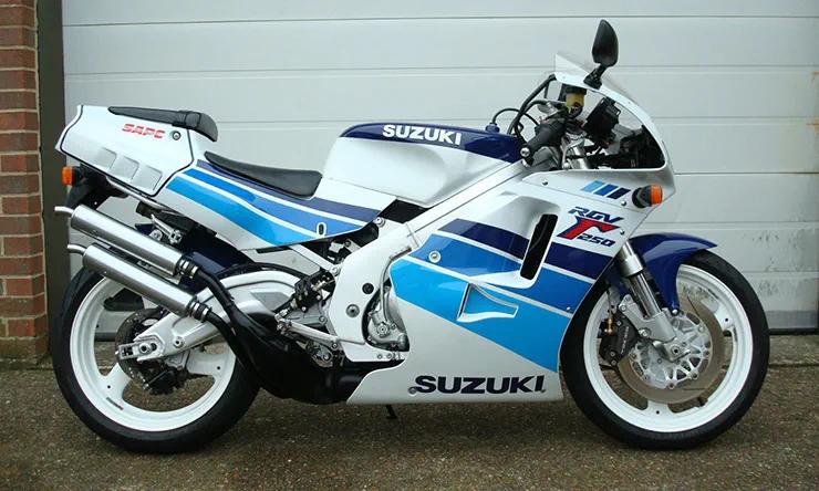 Gezocht Suzuki rgv rg Aprilia rs 250  tzr 250 kr1 tweetakt, Motoren, Ophalen of Verzenden
