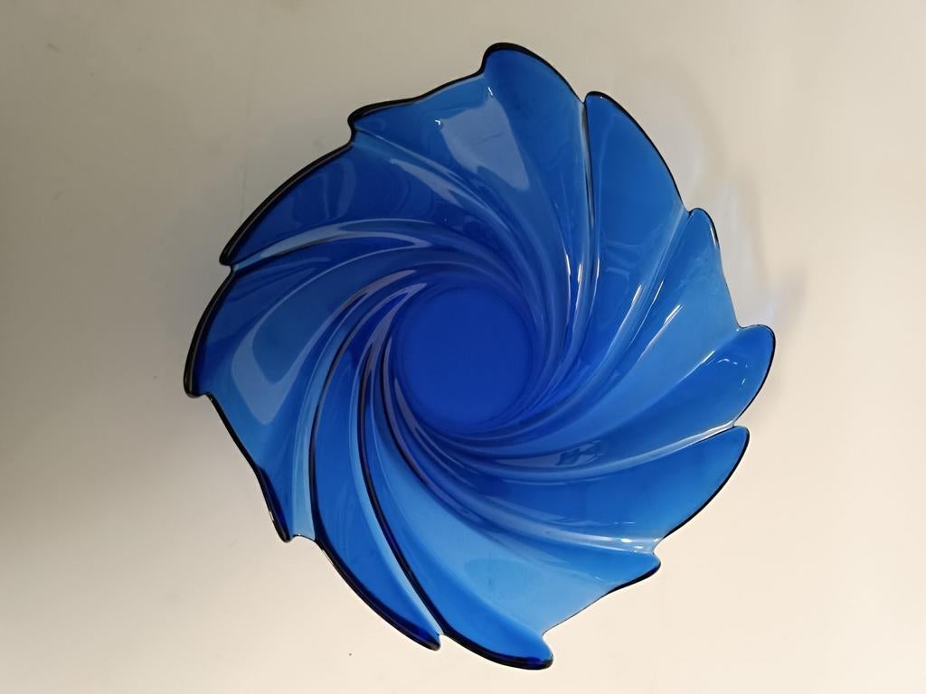 Vintage blauwe schaal Arcoroc France(glazen) ongeveer 30cm, Antiek en Kunst, Ophalen
