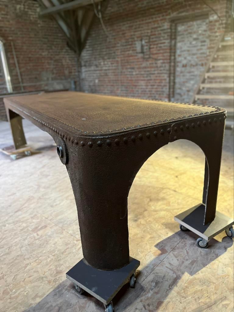 Table industrielle à partir d’une ancienne cuve, Enlèvement