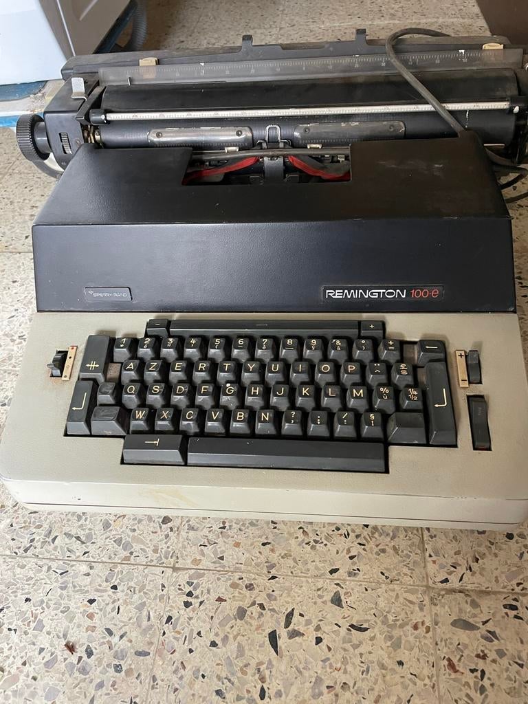Elektrische typemachine Remington, Enlèvement, Utilisé