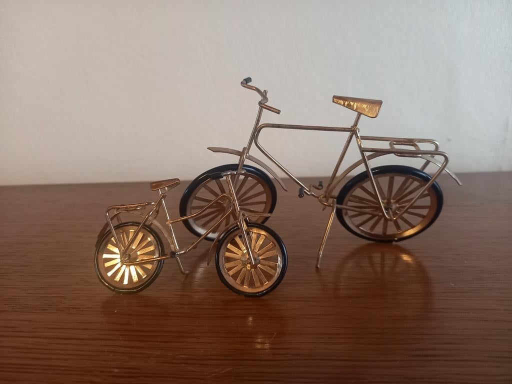 Gedetailleerde miniatuur fietsjes goudkleur, Ophalen, Zo goed als nieuw