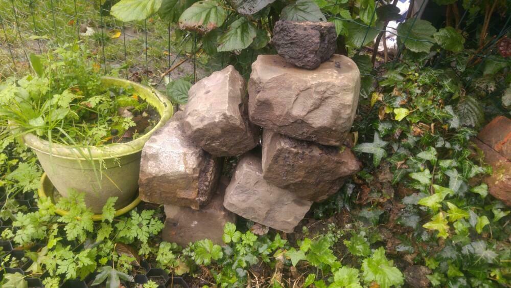 25 pavés pierre de pays + briques, Jardin & Terrasse, Enlèvement, Utilisé