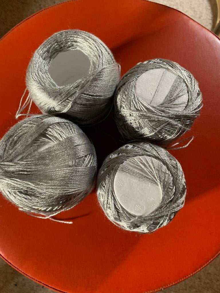 4 pelotes de coton gris, Enlèvement ou Envoi, Comme neuf