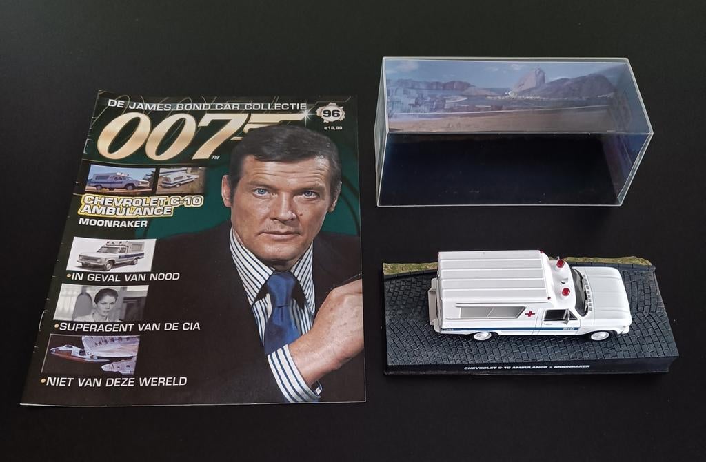 Chevrolet C-10 ambulance Moonraker 1:43., Hobby en Vrije tijd, Modelauto's | 1:43, Ophalen of Verzenden, Zo goed als nieuw, Auto