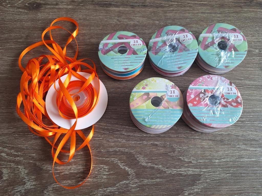 *Satijnlint + gekleurd lint met print - NIEUW, Hobby en Vrije tijd, Ophalen of Verzenden, Nieuw, Lint, Band of Elastiek