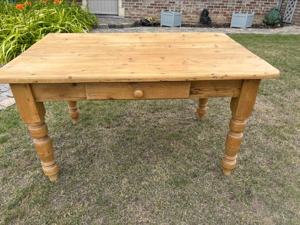 Zeer mooie antieken grenen volhouten tafel, Ophalen