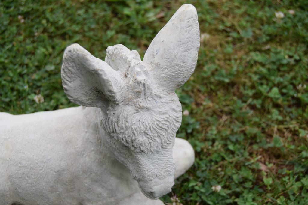 Ezel, cadichon in gepatineerde steen, Tuin en Terras, Tuinbeelden, Ophalen of Verzenden, Zo goed als nieuw, Steen, Dierenbeeld