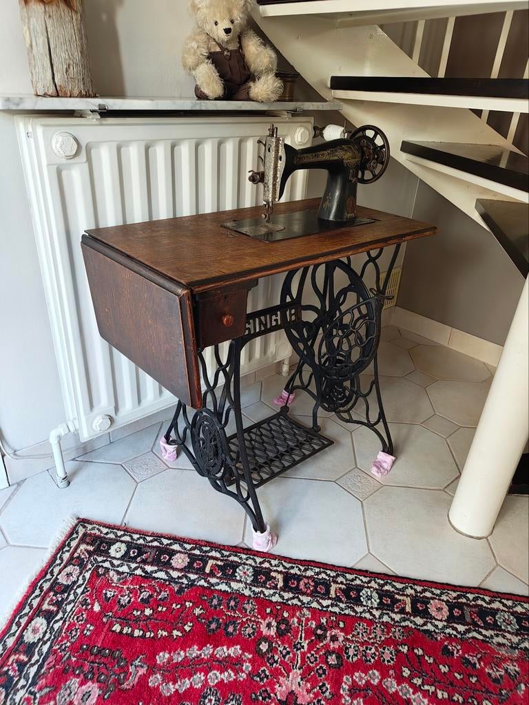 Antieke Singernaaimachine, Enlèvement