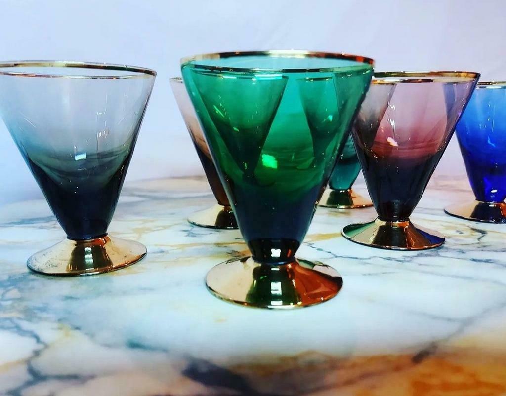 Gekleurde vintage glazen op gouden voet, Ophalen of Verzenden