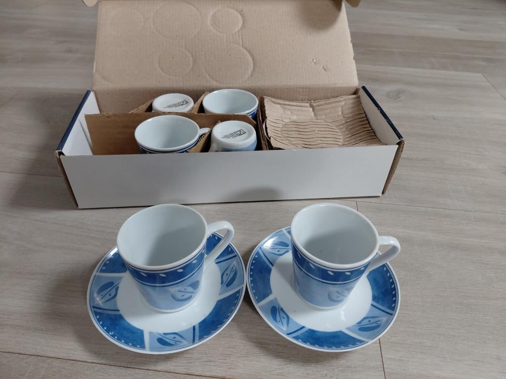 Setje van espresso kopjes en bordjes, Huis en Inrichting, Keuken | Servies, Ophalen, Zo goed als nieuw, Porselein, Kop(pen) en/of Schotel(s)