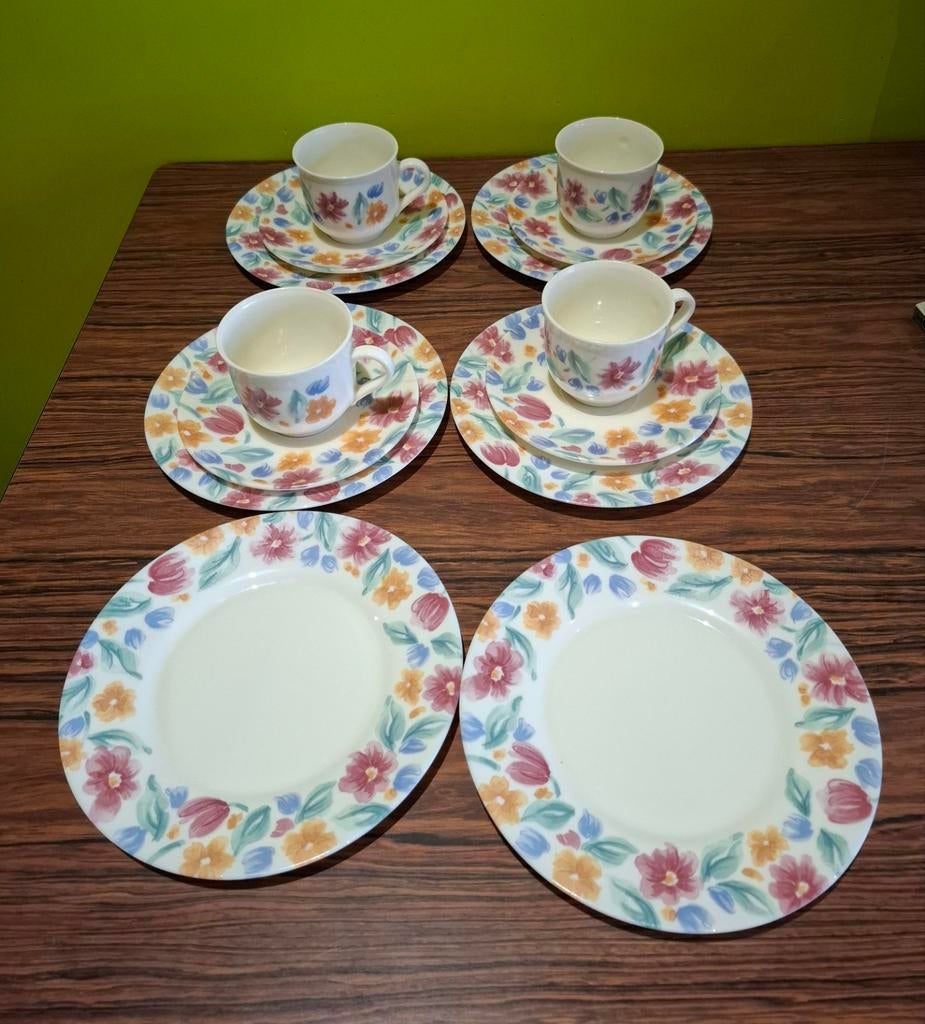 Vaisselle cool et magnifique Arcopal, rare ? Nom Floride, Maison & Meubles, Enlèvement ou Envoi