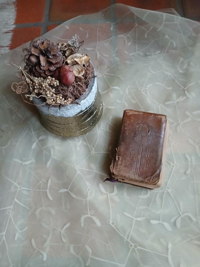 Oude kerkboek/ gebeden boek- kaft is beschadigd  - decoratie, Antiek en Kunst, Ophalen of Verzenden