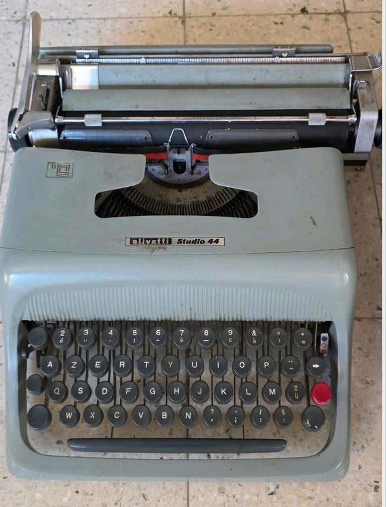 Oude typemachine Olivetti studio 44, Diversen, Typemachines, Ophalen, Gebruikt