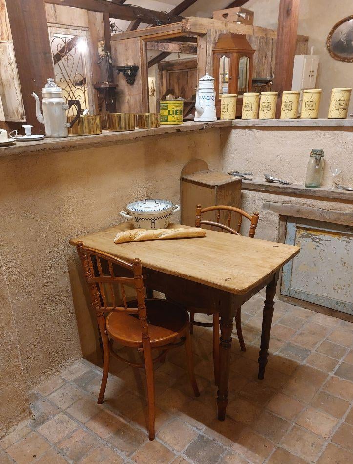 belle vieille table de cuisine    petite table à manger, Enlèvement