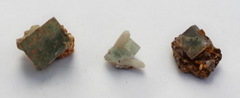 3 x fluorite verte avec quartz d'Erongo de NAMIBIE, Collections, Enlèvement ou Envoi, Minéral