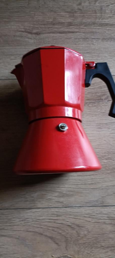 Koffie zetten zonder stroom, Gebruikt, Koffiemachine, Gemalen koffie, 2 tot 4 kopjes