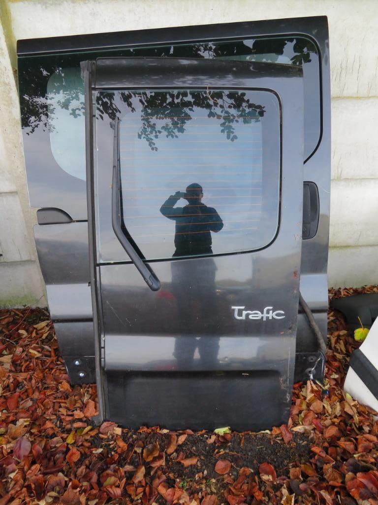 Porte arrière droite Renault Trafic / Opel Vivaro, Enlèvement, Utilisé, Porte, Arrière