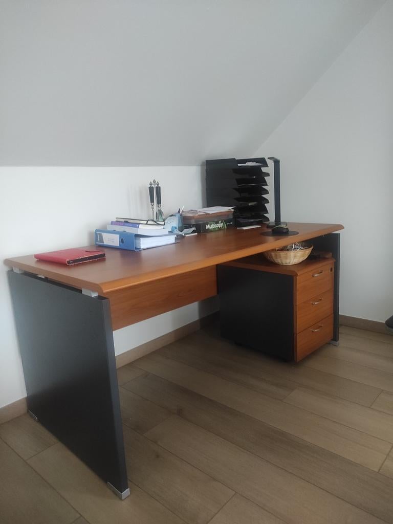 Duurzame Bulo bureau met 3 schuiflades, Ophalen