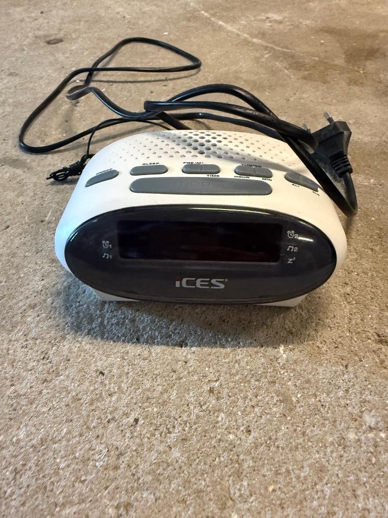 Radio-réveil iCes, Ophalen of Verzenden, Zo goed als nieuw, Digitaal