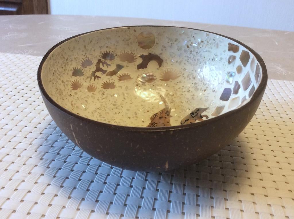 Bol en noix de coco avec incrustation de nacre Ø 13, Maison & Meubles, Cuisine | Vaisselle, Comme neuf, Balance ou Balances, Autres styles