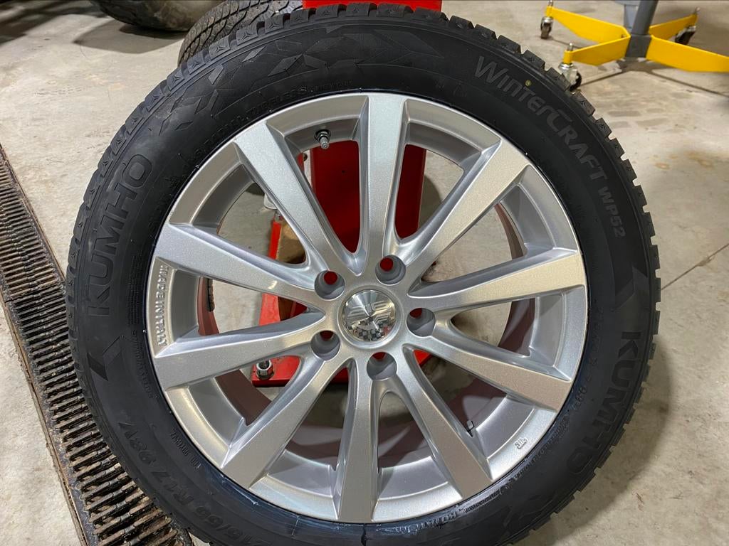 Pneus roues hiver Toyota YARIS CROSS - C-HR - YARIS - ETC, Autos : Pièces & Accessoires, Pneus & Jantes, Enlèvement, Pneus hiver