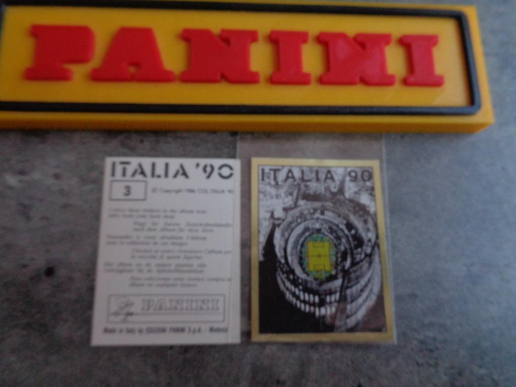 PANINI VOETBAL STICKER WORLD CUP 90 ITALIA WK  EMBLEEM **, Ophalen of Verzenden, Sticker