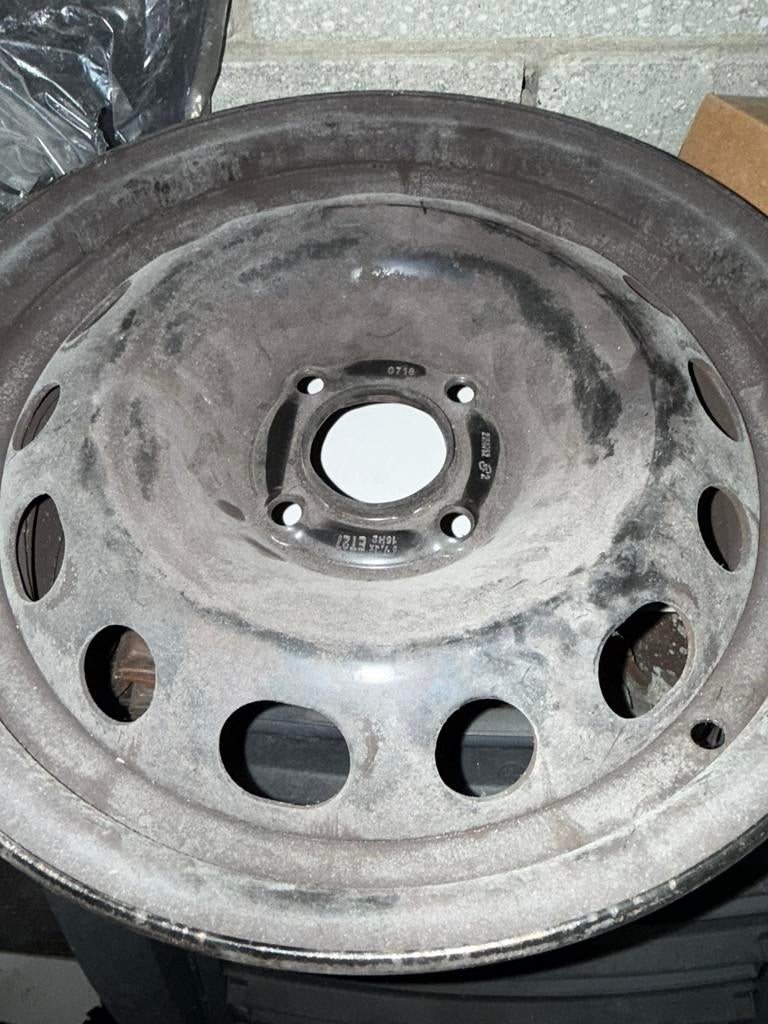 16 inch stalen velg. 4x110 zie foto voor de maten, Ophalen, 16 inch