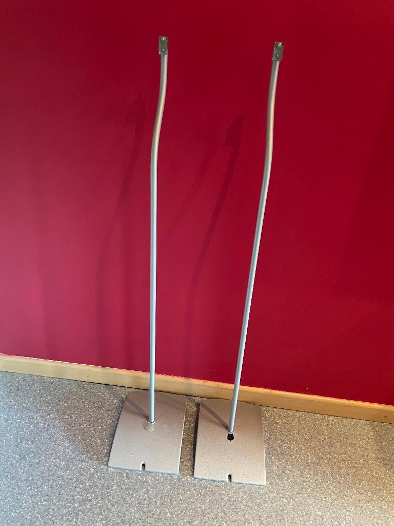 Vier staanders met zware voeten voor speakers / luidsprekers, Ophalen, Gebruikt, Overige merken