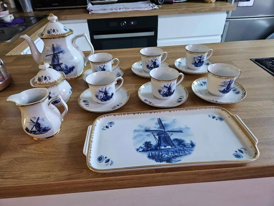 Service à café Avec 6 tasses et sous tasses, Enlèvement