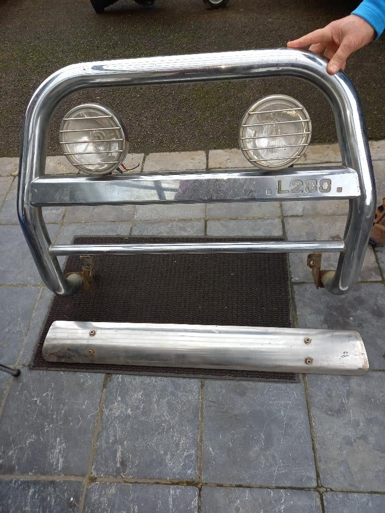 Bullbar en spoiler, Ophalen, Nissan
