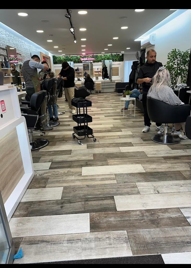 Diest - Kapperzaak over te nemen, Tuin en Terras, Ophalen, Zo goed als nieuw