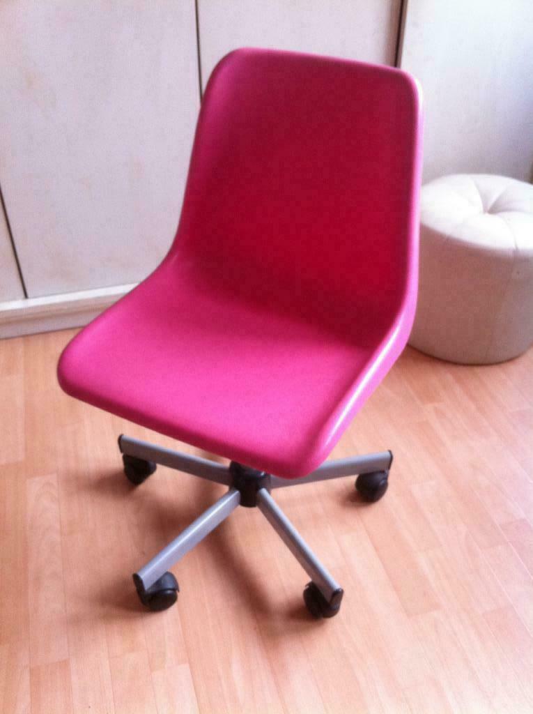 1 roze Ikea bureaustoel, Huis en Inrichting, Ophalen, Zo goed als nieuw