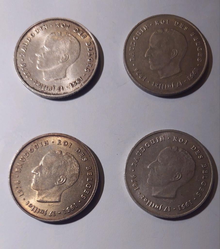 Il s'agit d'une pièce commémorative belge de 250 francs en a, Timbres & Monnaies, Enlèvement ou Envoi