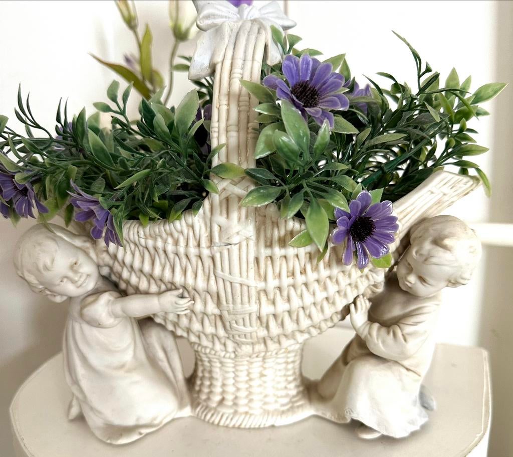 Petite jardinière en biscuit, Antiquités & Art