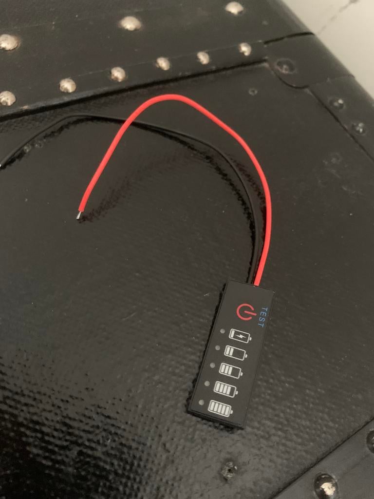 Universele tester voor batterijniveau, Ophalen of Verzenden, Gebruikt