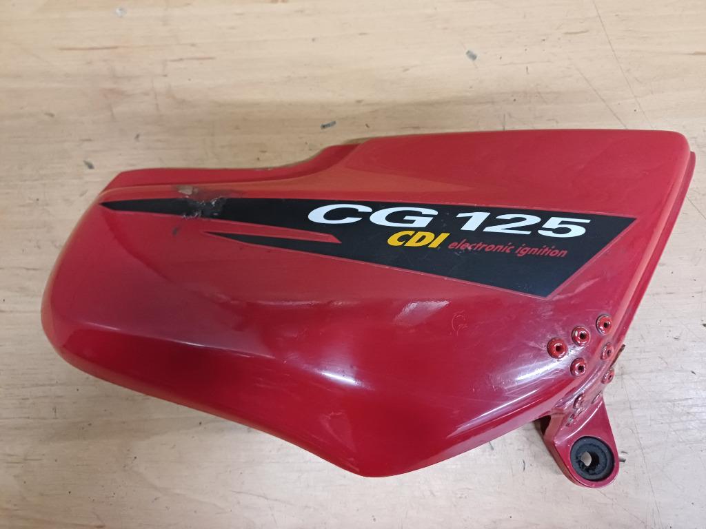 honda cg 125 rechter zijkuip, Enlèvement ou Envoi, Utilisé
