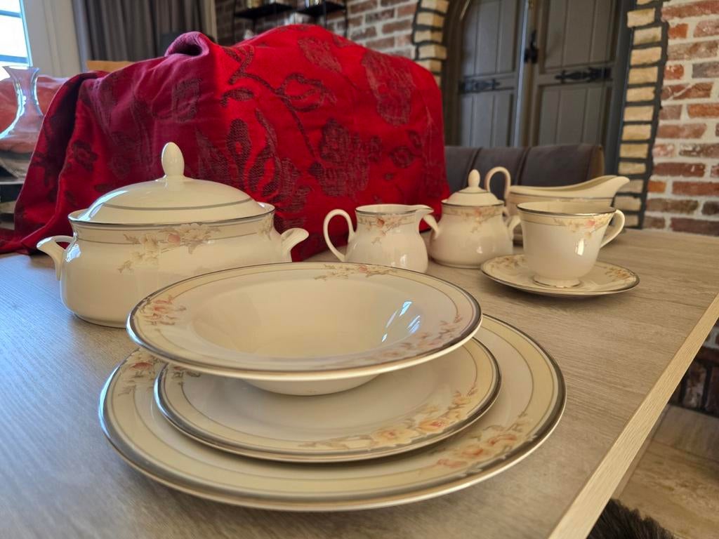 Servies Royal Doulton Engels porselein, Antiek en Kunst, Antiek | Servies compleet, Ophalen