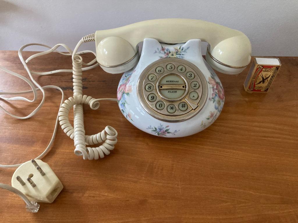 Royal Albert Constance kitsch telefoontoestel fine china, Ophalen of Verzenden, Gebruikt, Met draaischijf