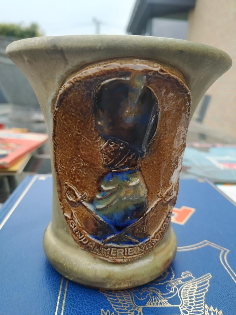 Rare poterie tasse Gendarmerie Belge Roger Guérin Bouffioulx, Enlèvement ou Envoi
